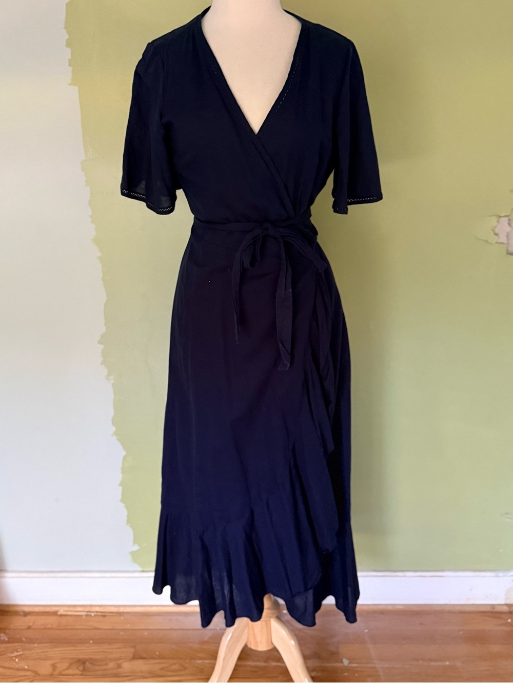 J. McLaughlin Navy Linen Wrap Midi Dress with Waist Tie and Ruffle